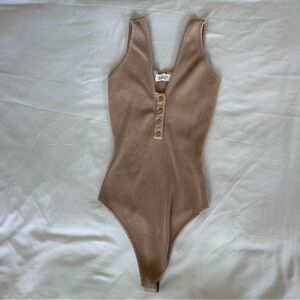 Nabee Ribbed Bodysuit‎ Beige V-Neck Sleeveless Henley Snap Button Women's Small